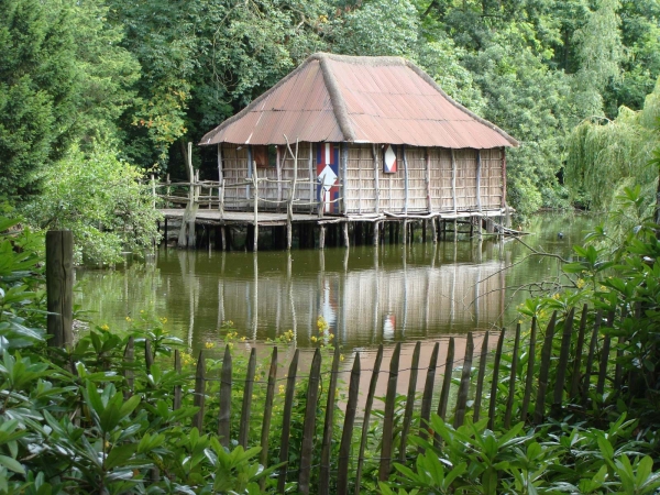 Creation of wooden hut: Step 1